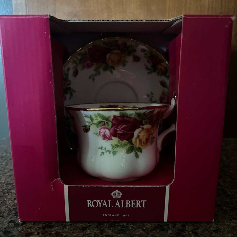 Royal Albert Old Country Roses Bone China